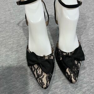 Jacqueline Ferrar Black Lace Heels